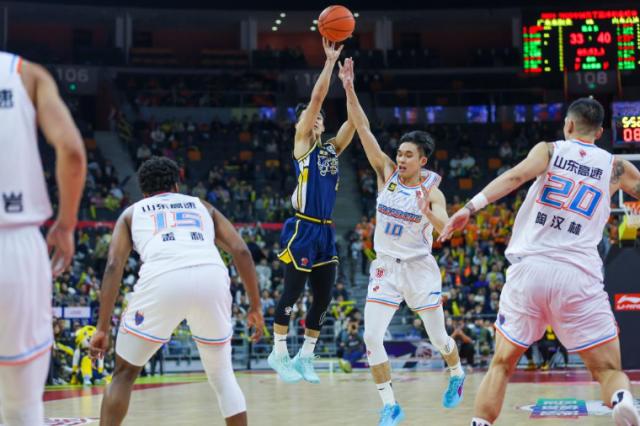 【观察】广东靠什么8连胜？寻找小外援仍旧刻不容缓