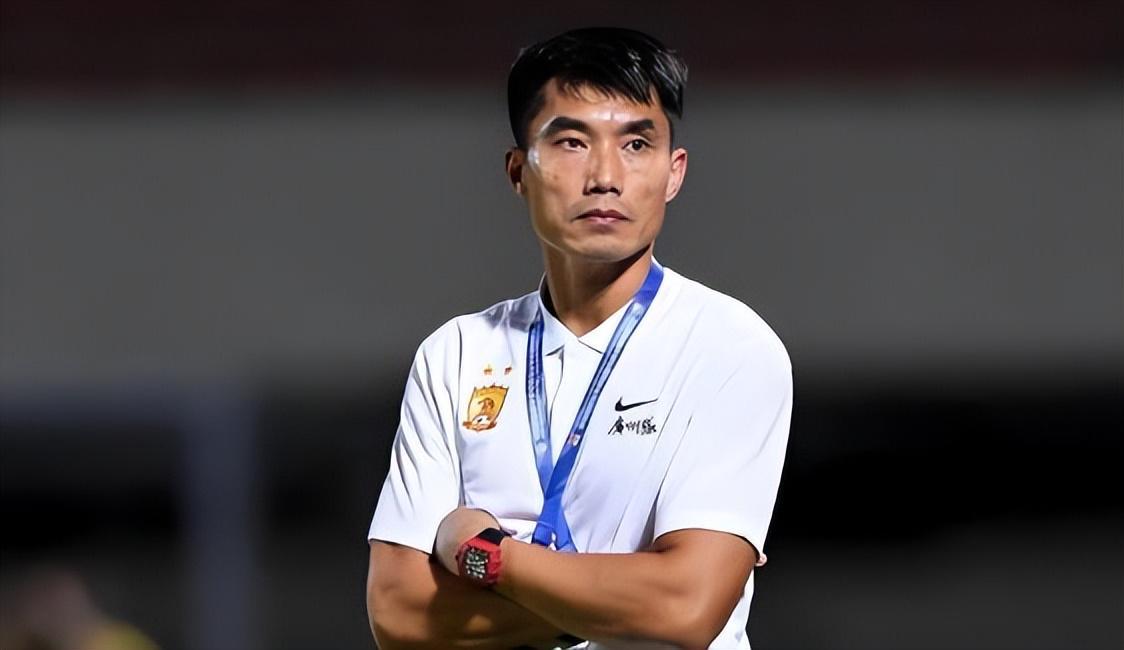 pp电子-单欢欢上赛季一球未进，却依然没被送走，未来有希望被郑智重用